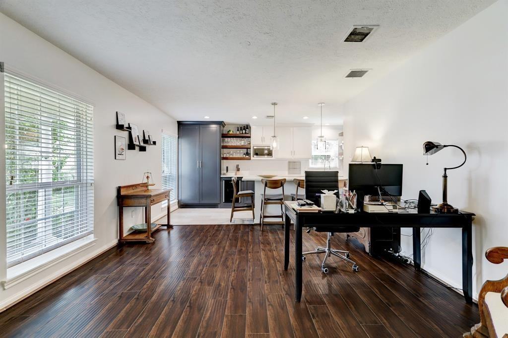 9738 Derrik Dr #9738 - Photo 5 of 32