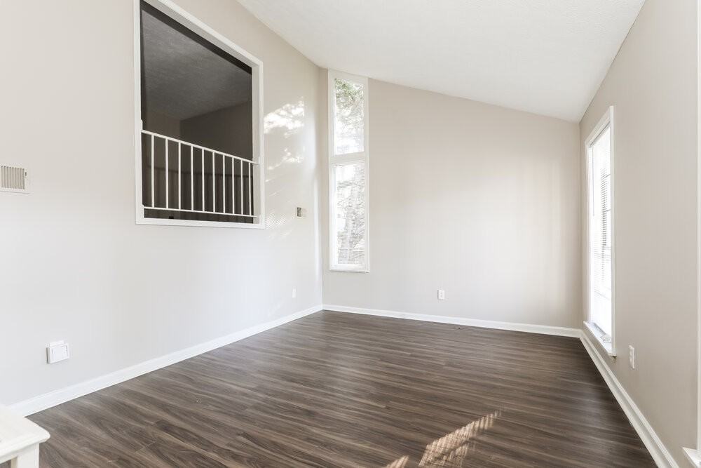 6405 Beethoven Cir - Photo 4 of 17