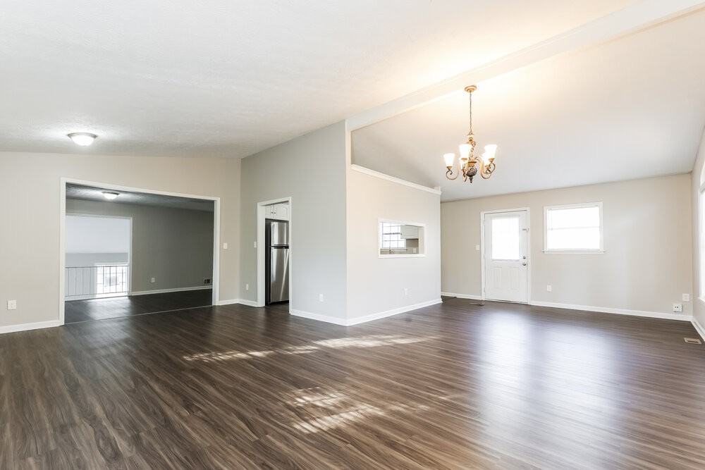 6405 Beethoven Cir - Photo 7 of 17