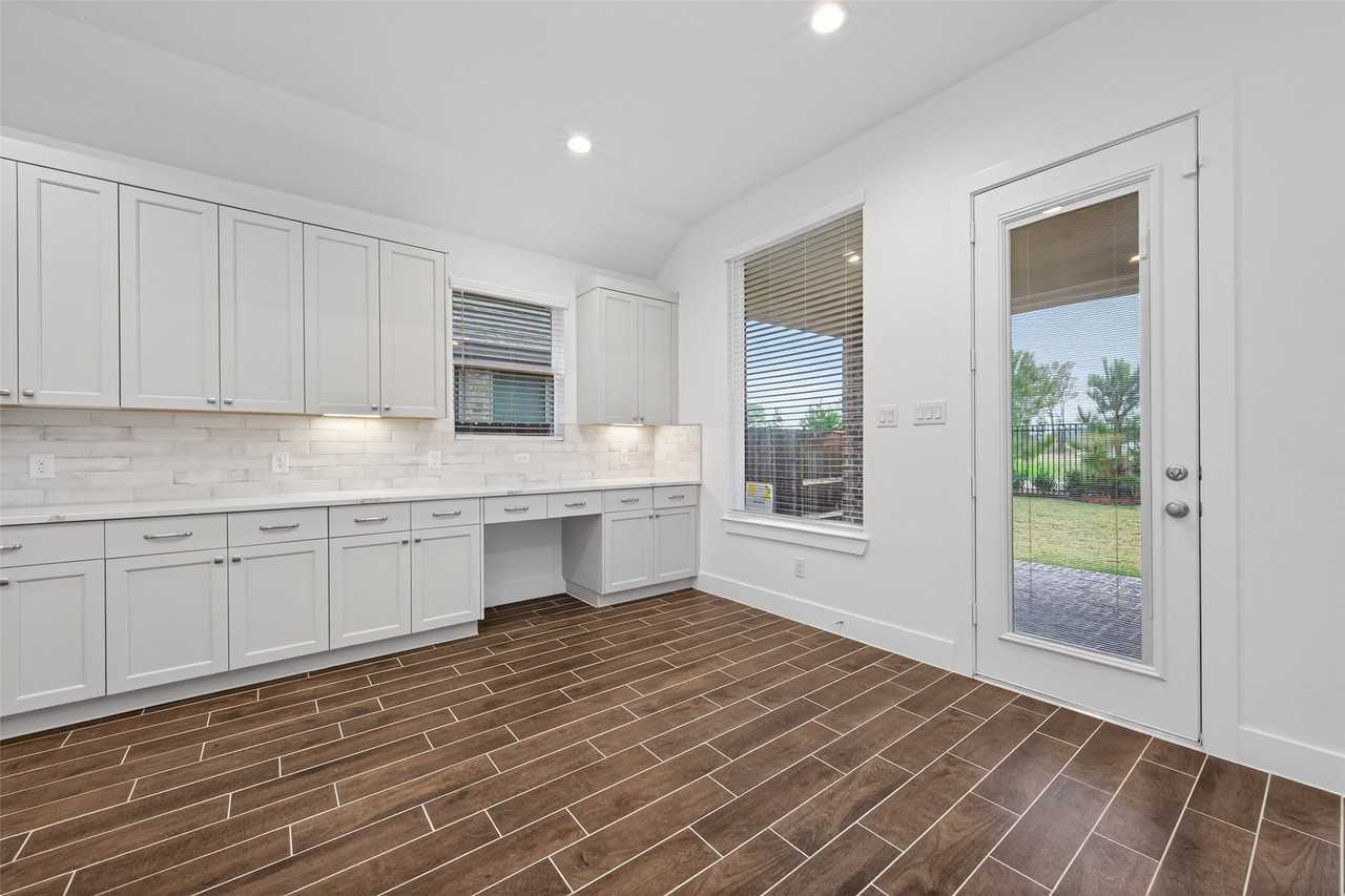 18338 Tiger Flowers Dr #18338 - Photo 4 of 50