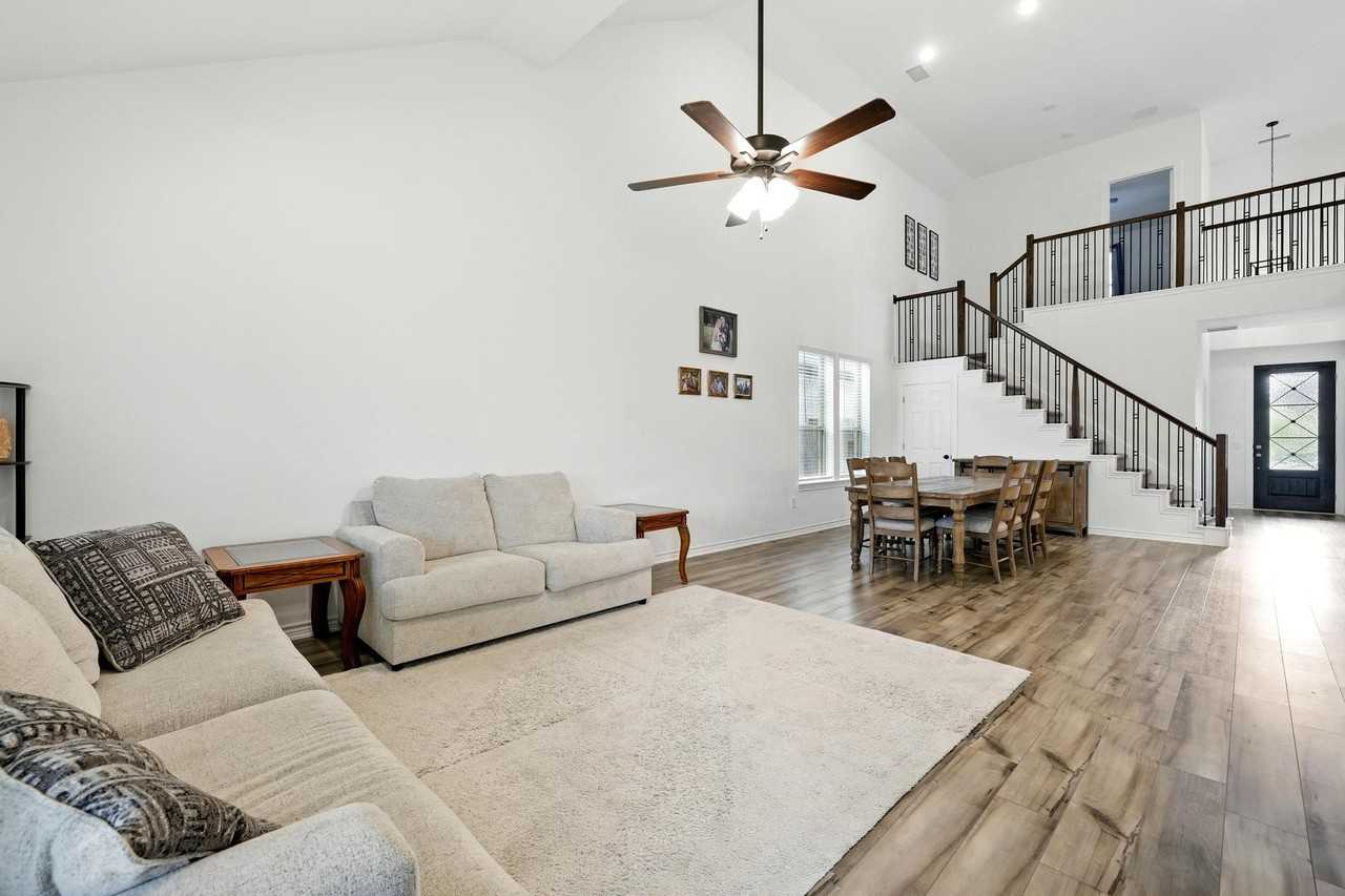 15727 Rosemary Hill Ln #15727 - Photo 4 of 28