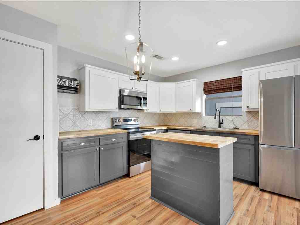 41 Harbour Row Dr #41 - Photo 7 of 36