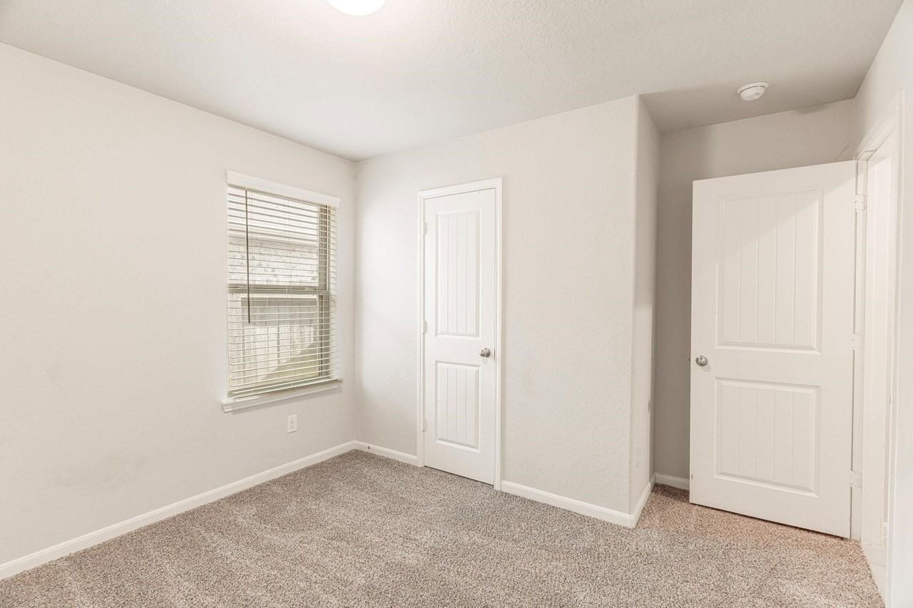 7558 Highland Chase Dr #7558 - Photo 2 of 38