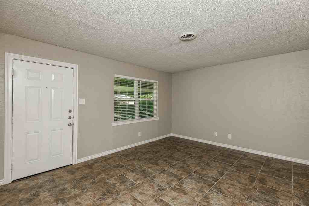 405 S Judd St #405 - Photo 2 of 16