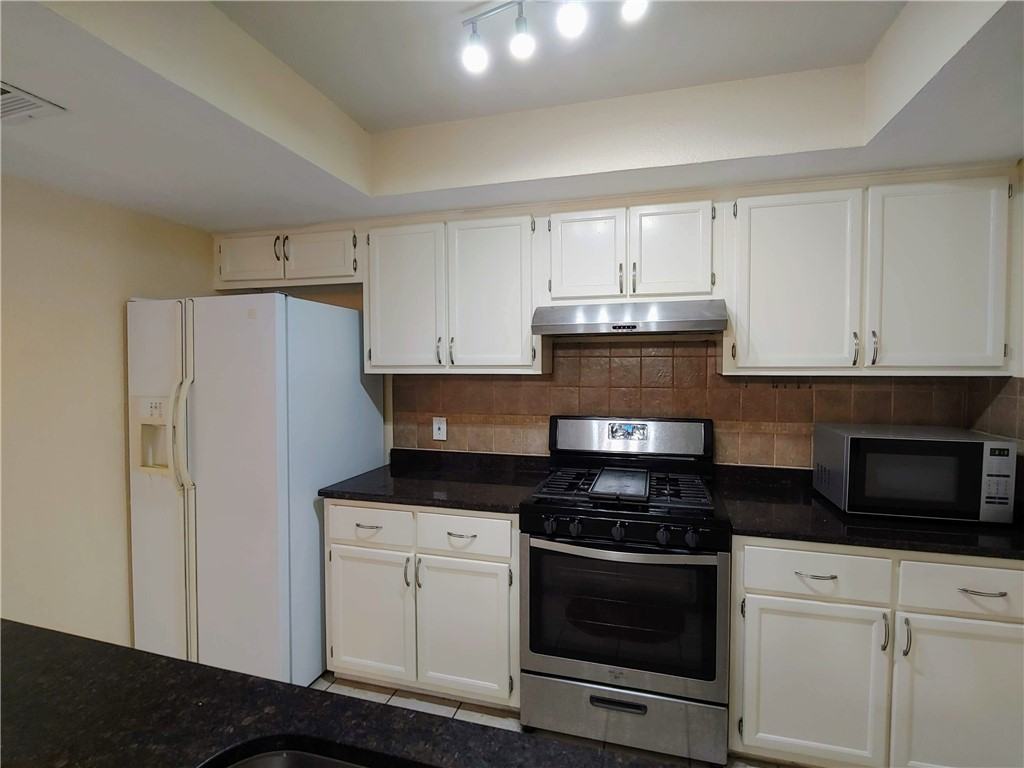 8340 Fathom Cir #8340401D - Photo 5 of 16