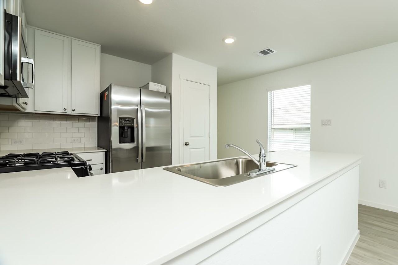 3414 Rodgers Hl #3414 - Photo 4 of 15