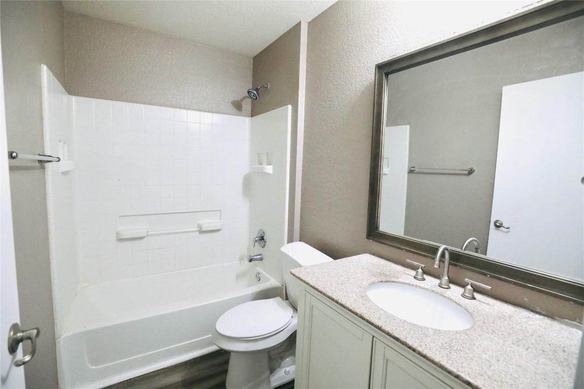 5621 Abby Ann Ln #5621 - Photo 5 of 6