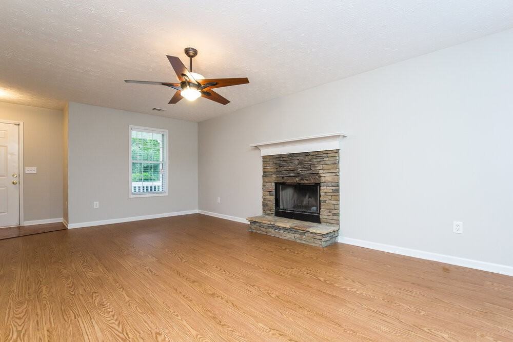 4061 Edenbrooke Cir - Photo 4 of 15