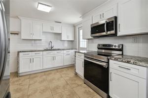 featured image of 6817 N Sterling Ave #6817