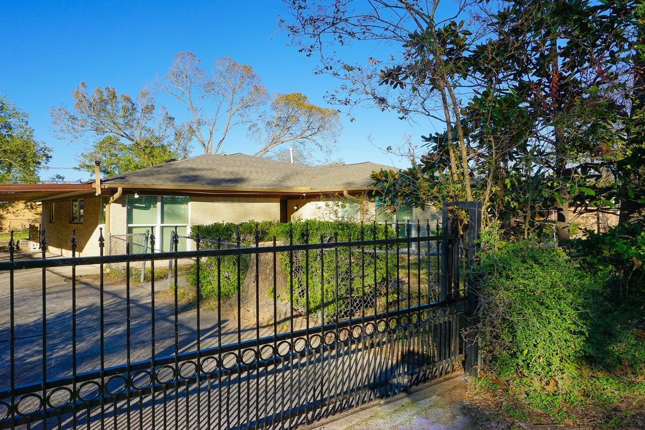 8521 Woodlyn Rd #8521 - Photo 7 of 26