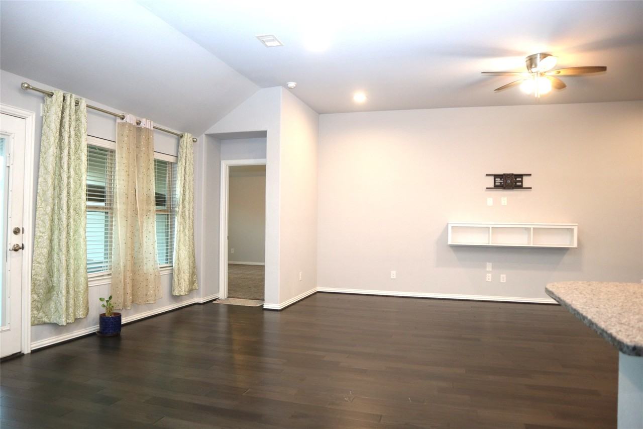 4553 New Country Dr #4553 - Photo 2 of 36