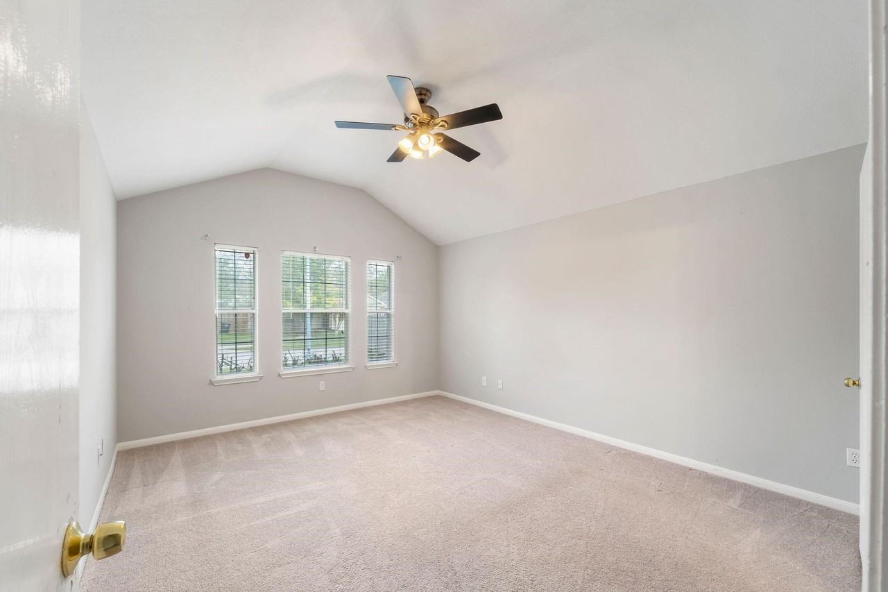 2530 Fox River Ln #2530 - Photo 2 of 38