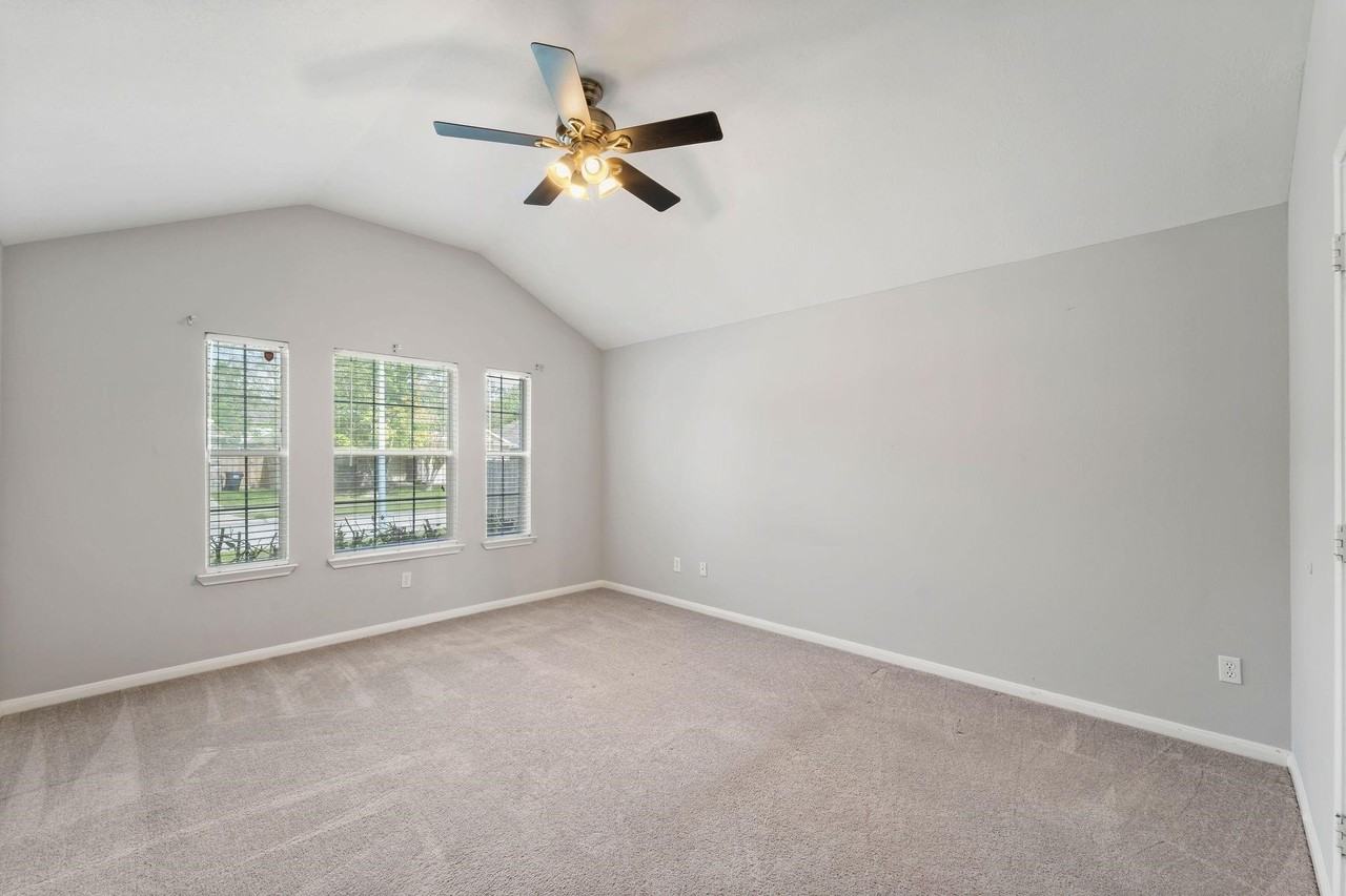 2530 Fox River Ln #2530 - Photo 3 of 38