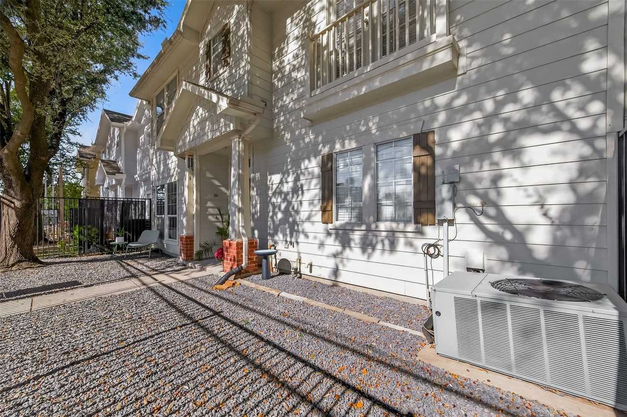 313 Hogan St #313 - Photo 2 of 29