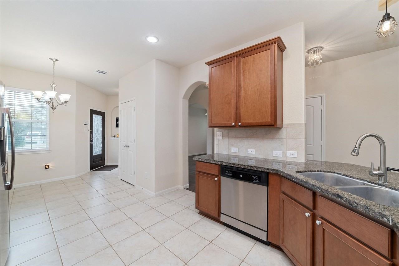 13842 Evansdale Ln #13842 - Photo 4 of 27