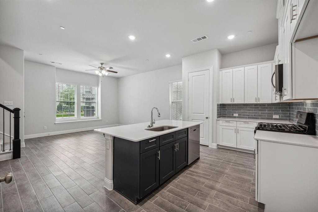 4104 Kearsage Dr #4104 - Photo 2 of 13