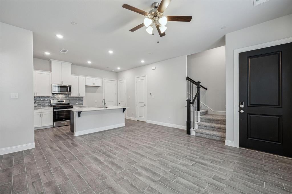 4104 Kearsage Dr #4104 - Photo 3 of 13