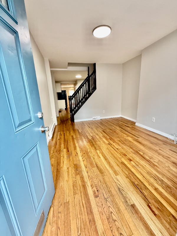 1302 N Randolph St - Photo 3 of 46