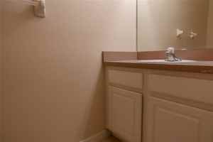 featured image of 704 Monroe Cir #704