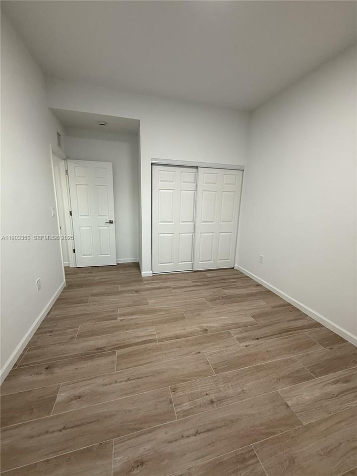 Southwest Ct #4921 - Photo 2 of 15