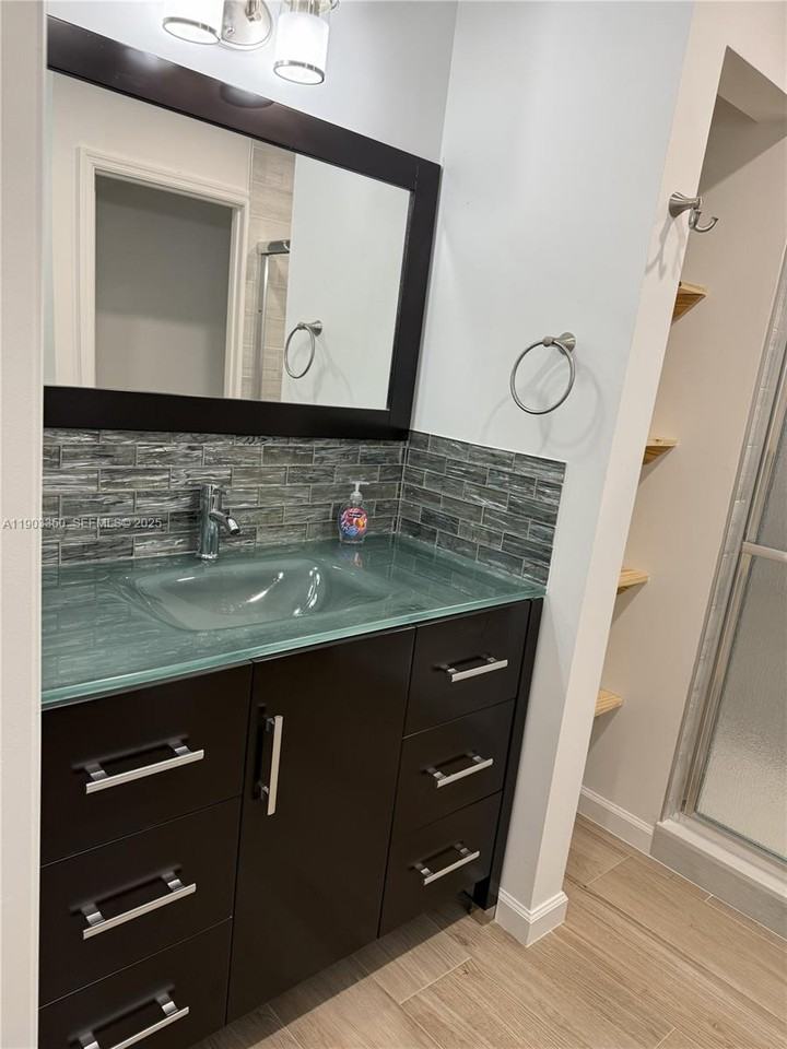 Southwest Ct #4921 - Photo 3 of 15