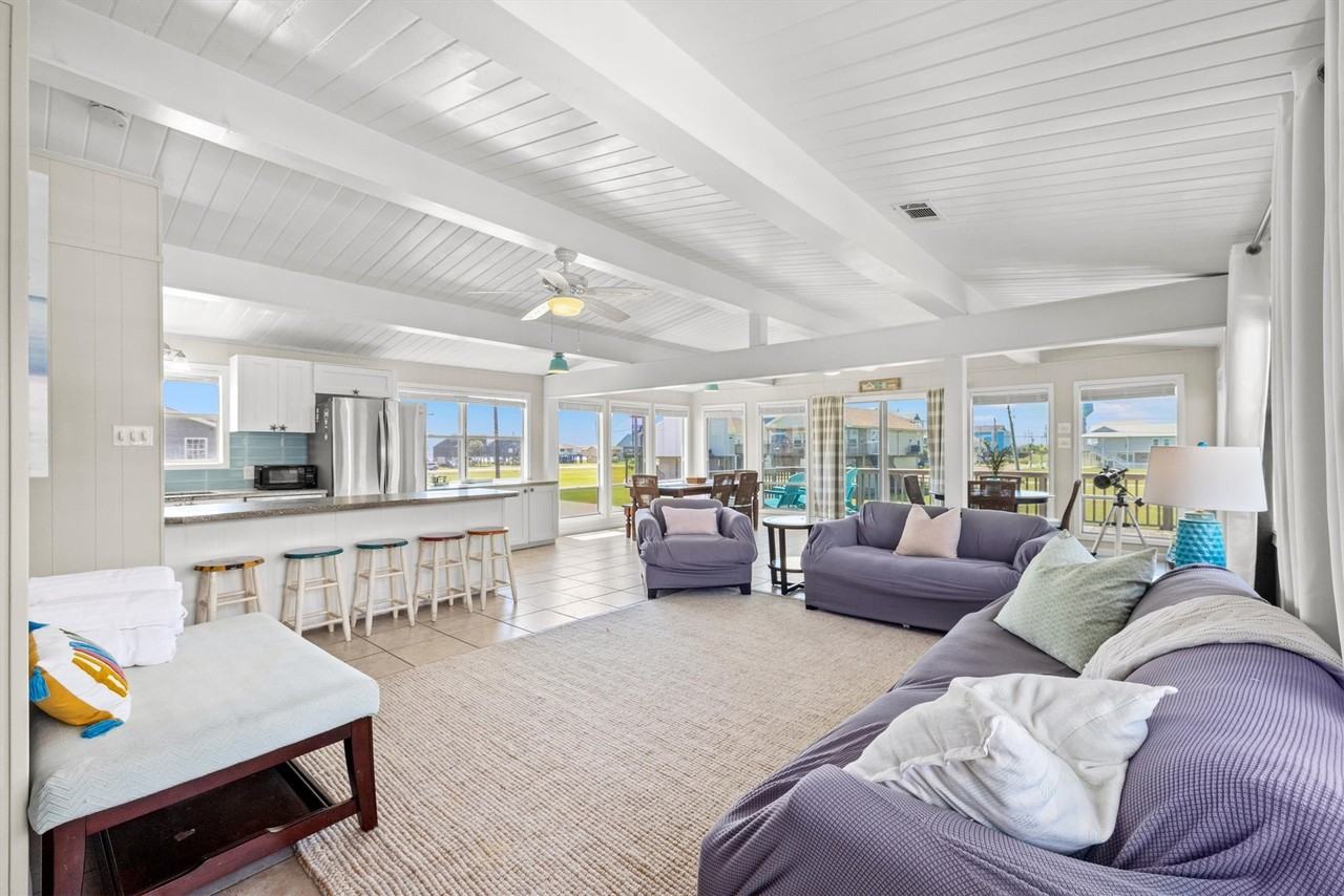 22022 Zachary Dr #22022 - Photo 3 of 40