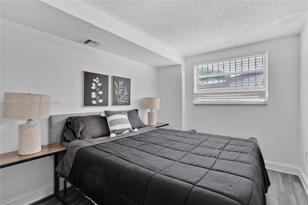 Coral Gate Dr #1841-3 - Photo 4 of 22