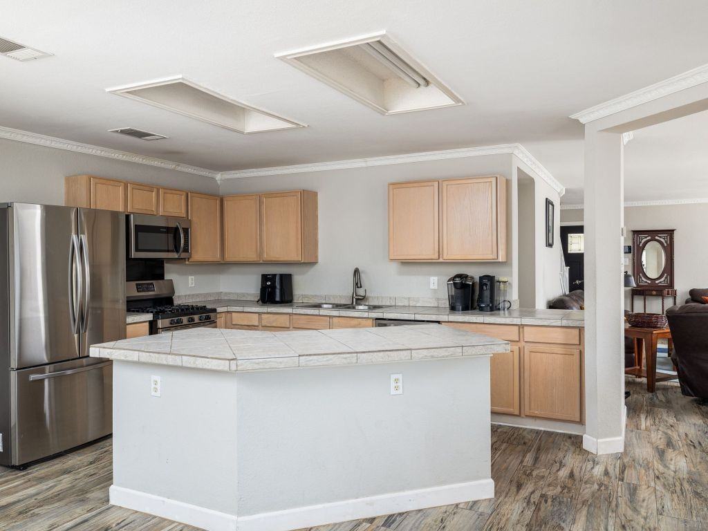 805 Betterman Dr #805 - Photo 3 of 33