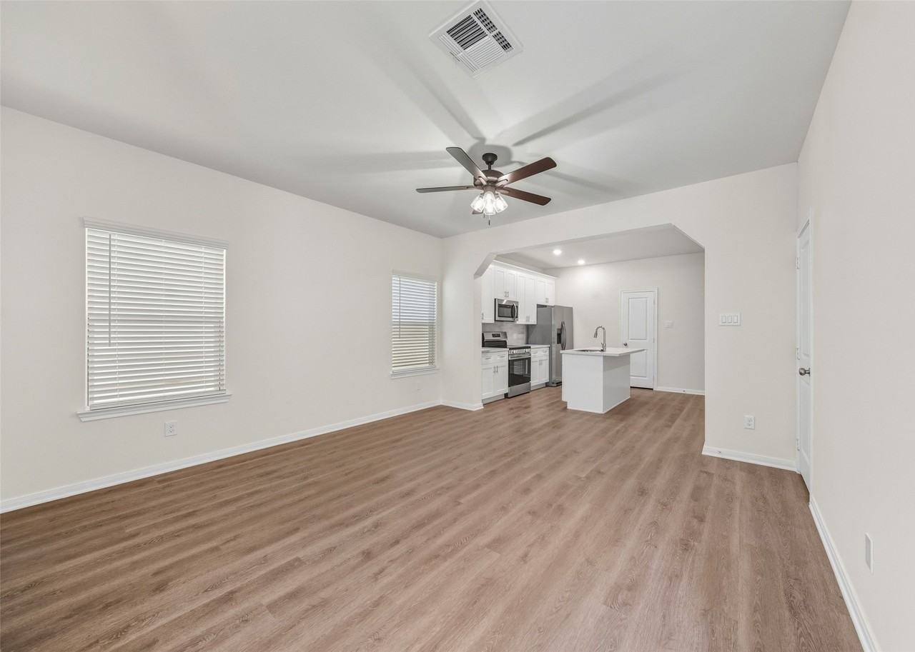 706 W Dallas St #706 - Photo 2 of 19