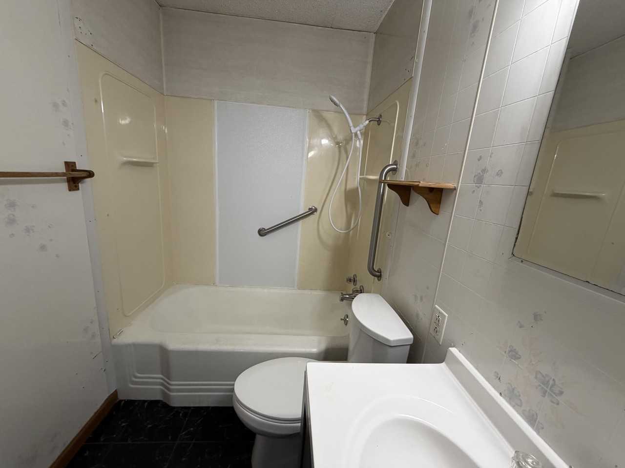 509 Shadowlawn Pl - Photo 4 of 13