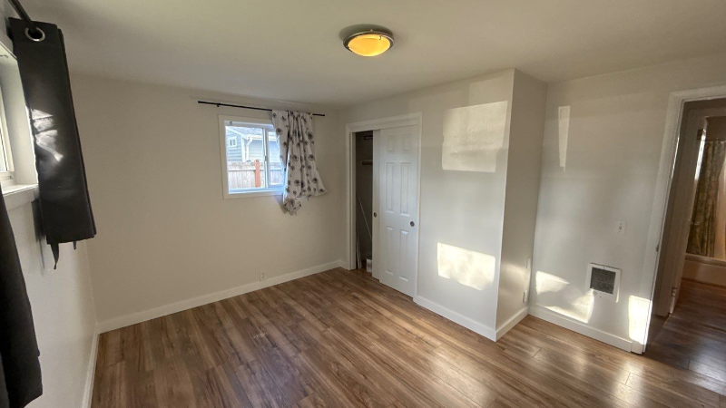 310 Sw 122nd St #A - Photo 6 of 11