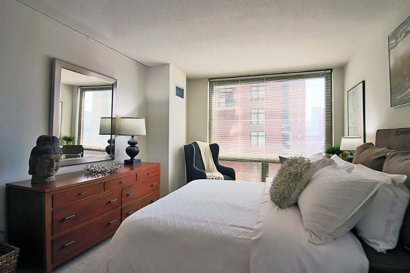 1115 N Dearborn St - Photo 4 of 9