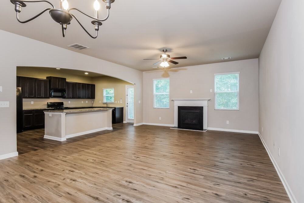 217 Jefferson Ave - Photo 5 of 17