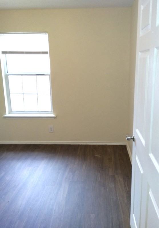 7660 Oak Chase - Photo 7 of 8