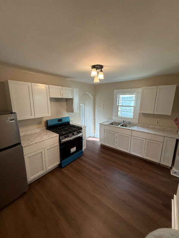 1317 E Maryland St - Photo 3 of 6