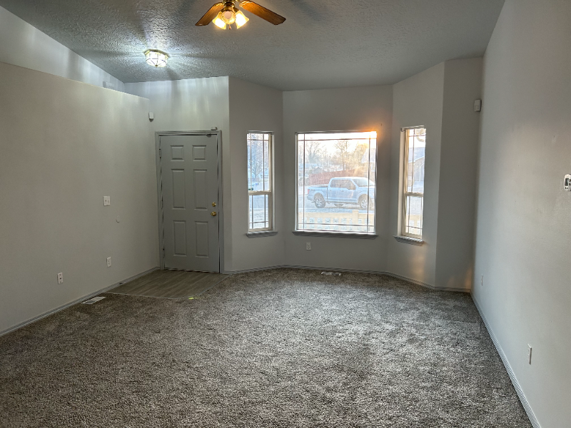 607 Meadowbrook Dr - Photo 4 of 6