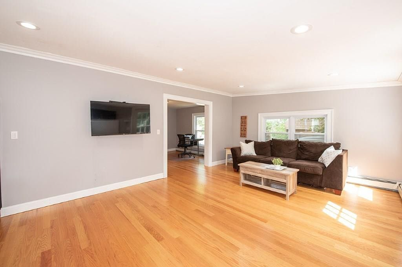 5 Crescent St - Photo 4 of 20