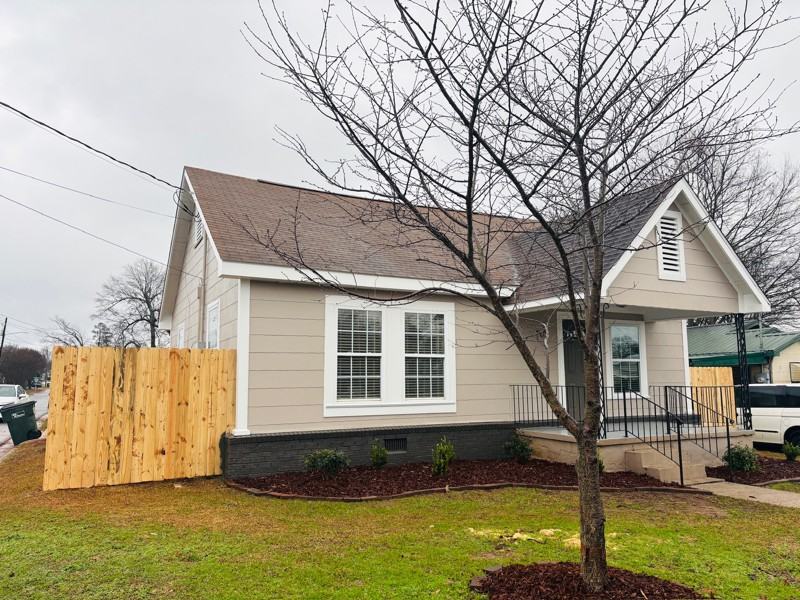 703 31st Ave E - Photo 2 of 15