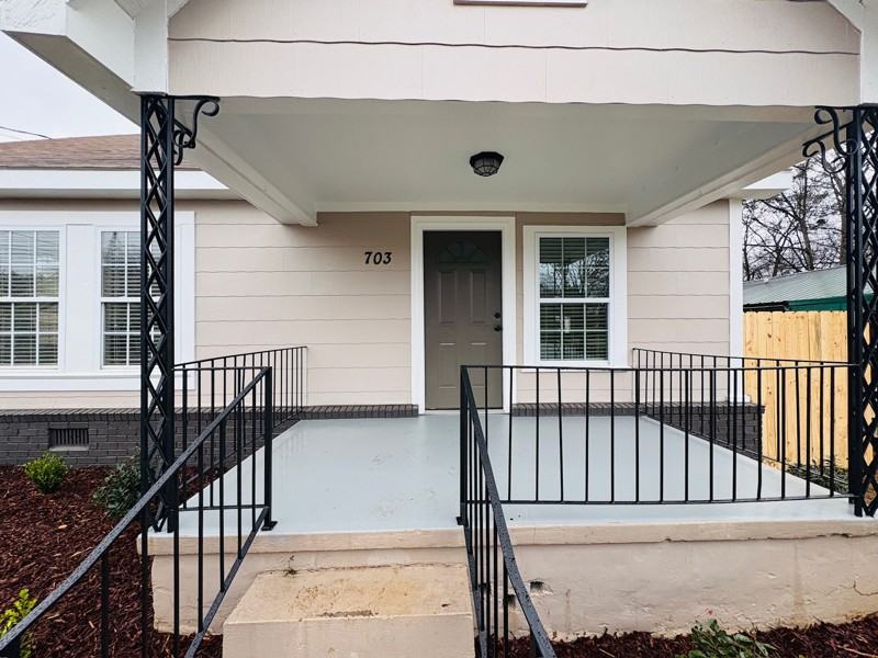 703 31st Ave E - Photo 4 of 15