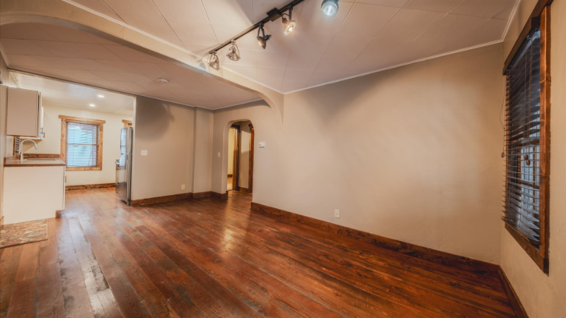 916 E 2nd St - Photo 2 of 50