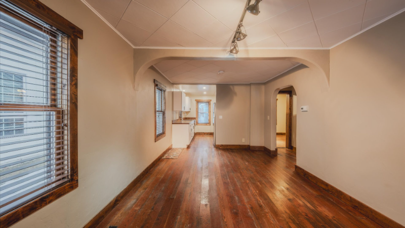 916 E 2nd St - Photo 3 of 50