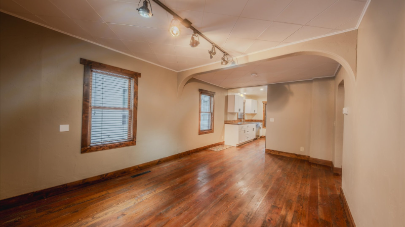 916 E 2nd St - Photo 5 of 50