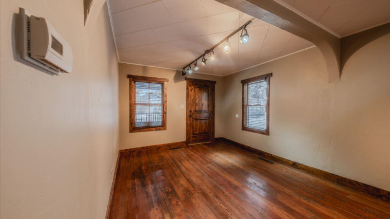 916 E 2nd St - Photo 6 of 50