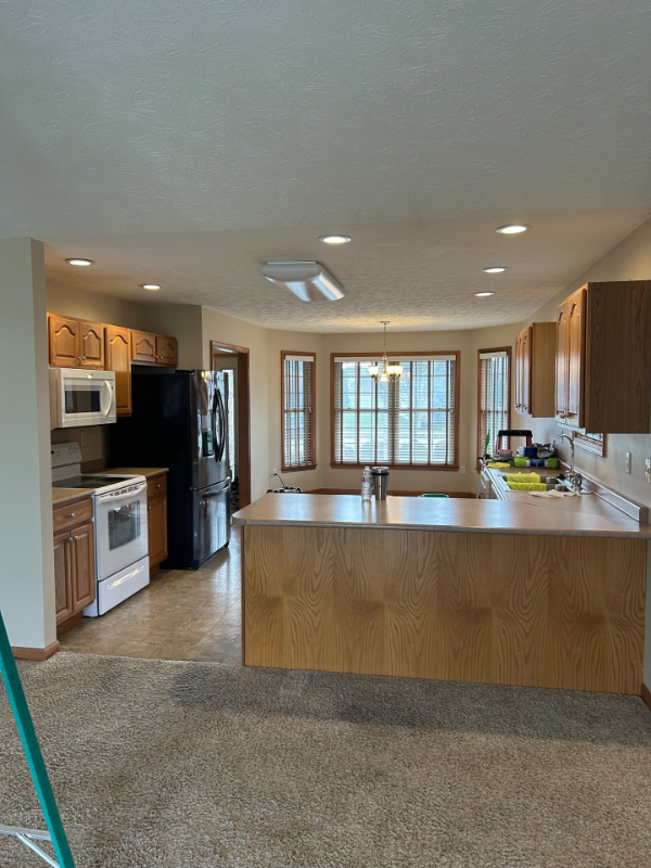 2439 Meadowpoint Dr - Photo 5 of 15