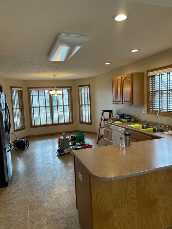 2439 Meadowpoint Dr - Photo 7 of 15