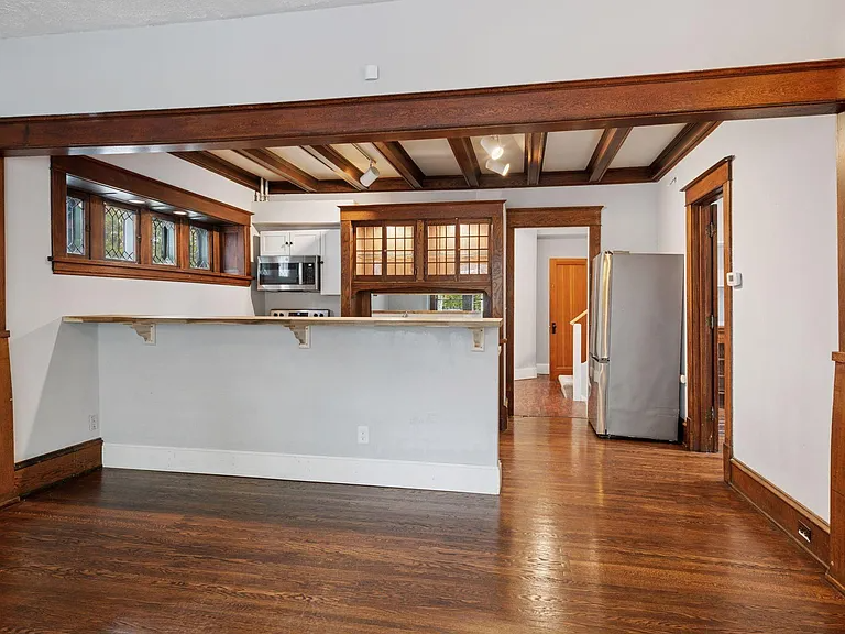 1085 16th Ave Se - Photo 4 of 14