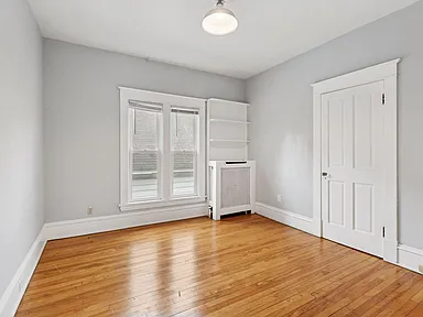 1085 16th Ave Se - Photo 7 of 14