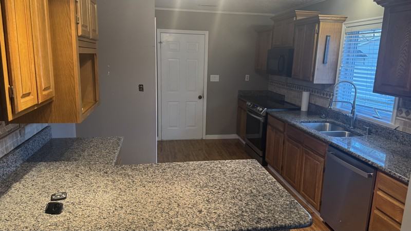 6001 Tabiatha Ln - Photo 5 of 17