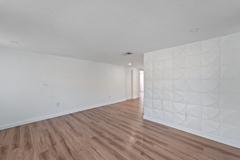 4526 S Lockwood Ridge Rd - Photo 4 of 23