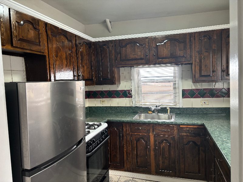 607 Oakton St #REAR - Photo 2 of 9